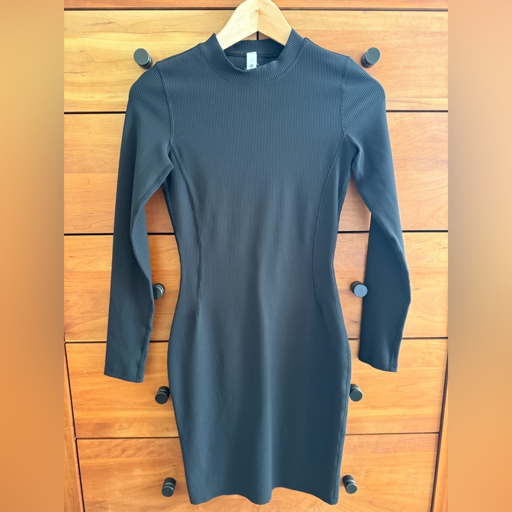 lululemon Ribbed Black Long Sleeve Fitted Dress Size 2
